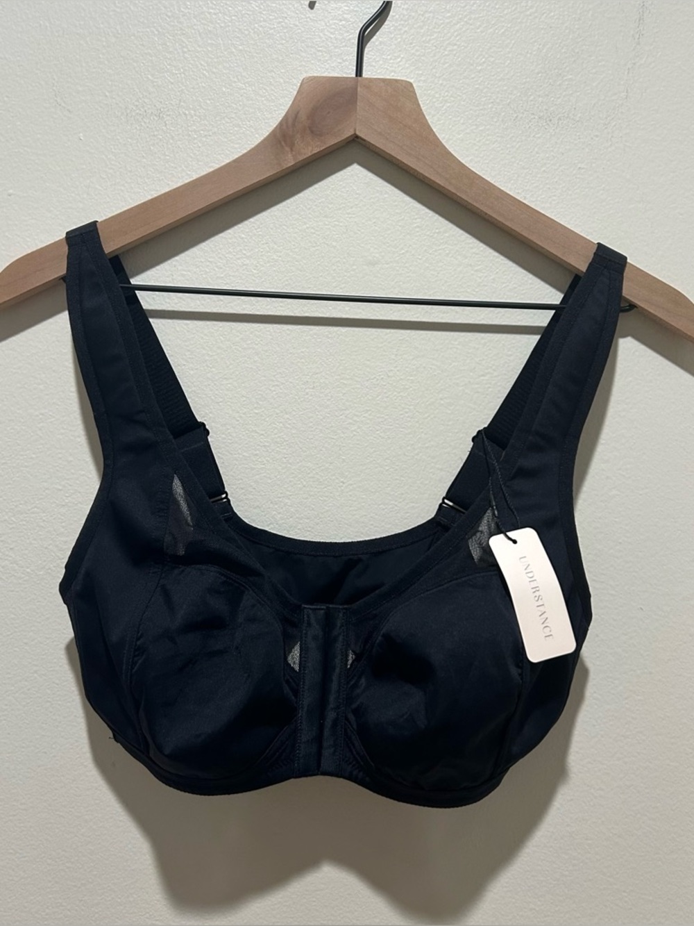 NWT Understance Spacer Air Adina Front Close Wireless Unpadded Black Bra - 32DD